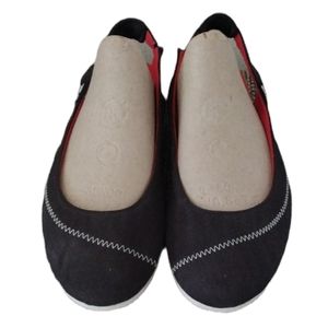 Teva black slingback sandals  women's size 10